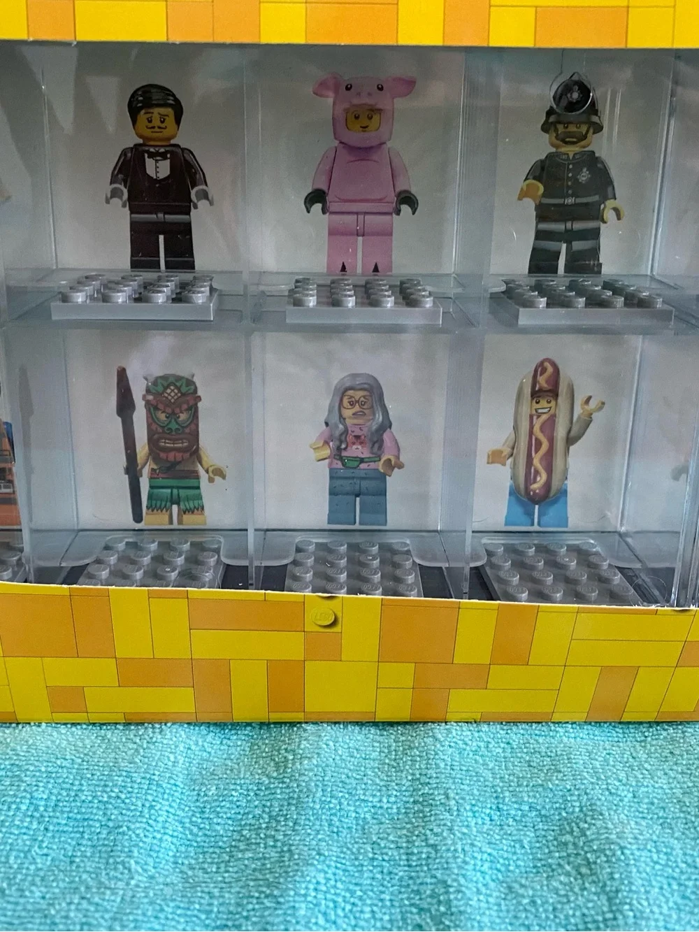 Lego Minifigure Black Display Case For 16 Figures New In Package